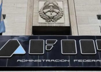 La recaudación tributaria alcanzó los $2,3 billones en marzo y aumentó 88,3% interanual
