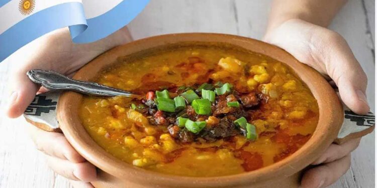 La Parroquia La Santa Cruz hará la tradicional venta de locro para el 25