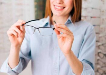 Por qué las mujeres tienen más riesgo de sufrir problemas de salud visual que los hombres