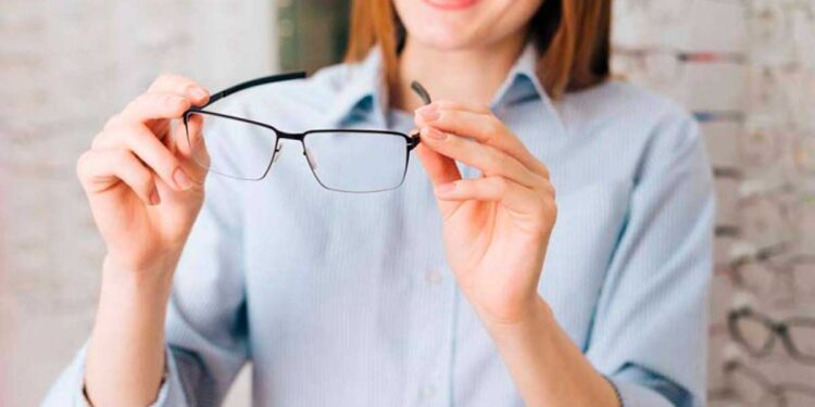 Por qué las mujeres tienen más riesgo de sufrir problemas de salud visual que los hombres