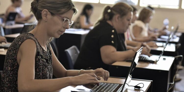 Ampliaron en $ 1.000 millones el cupo presupuestario del Programa Emprender Mujeres