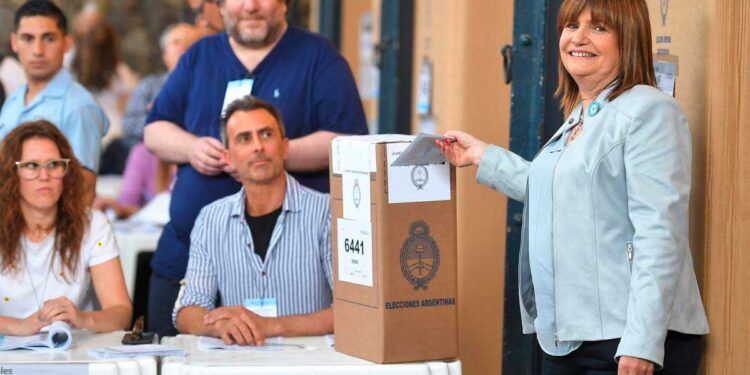 Bullrich votó en la Sociedad Rural y dijo que se imagina «festejando»