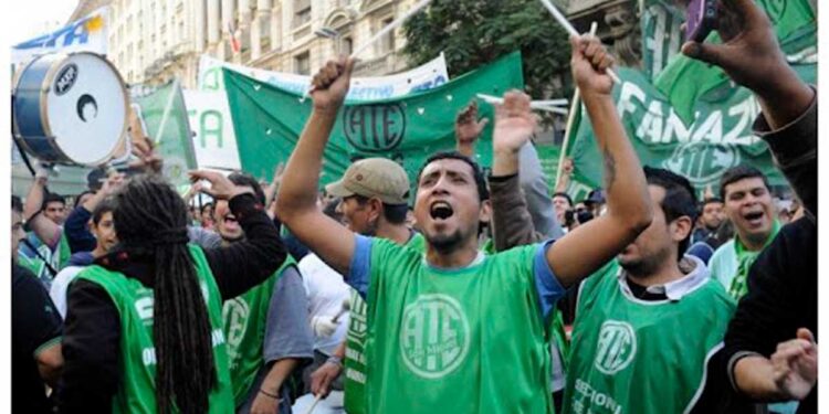 Recrudece el conflicto por los despidos en el estado: ATE anunció nuevo paro para el viernes