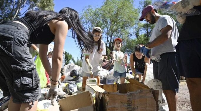 Ecocanje en plaza Algarrobo
