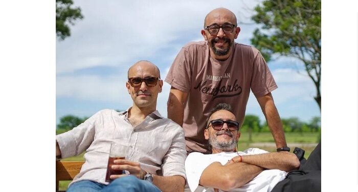 Abel Pintos compartió una foto junto a sus hermanos y les dedicó unas tiernas palabras